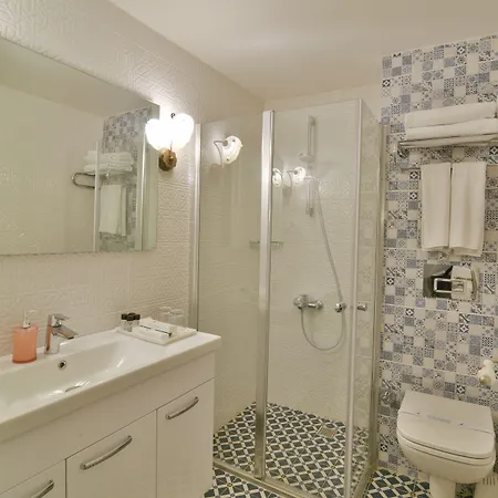 Life (adults Only) 이스탄불