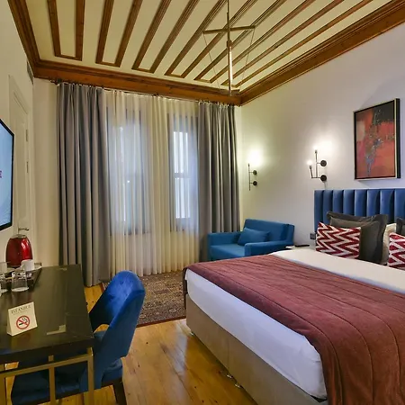 Life (adults Only) 3*