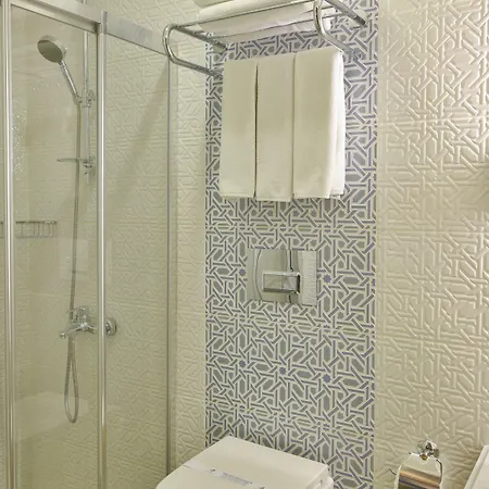 Life (adults Only) Hotell