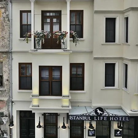 Life (adults Only) Hotell 3*