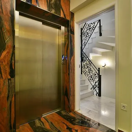 Life (adults Only) Hotell