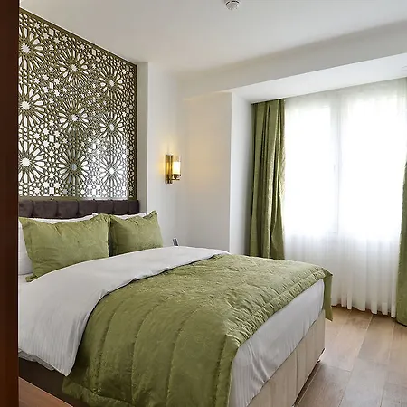Hotell Life (adults Only)