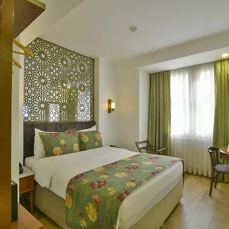 Hotell Life (adults Only)
