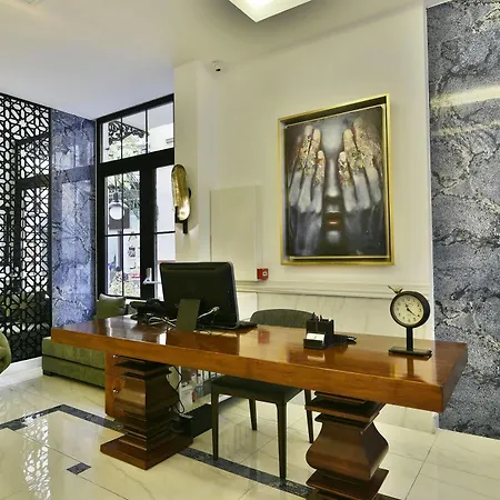 Life Otel
